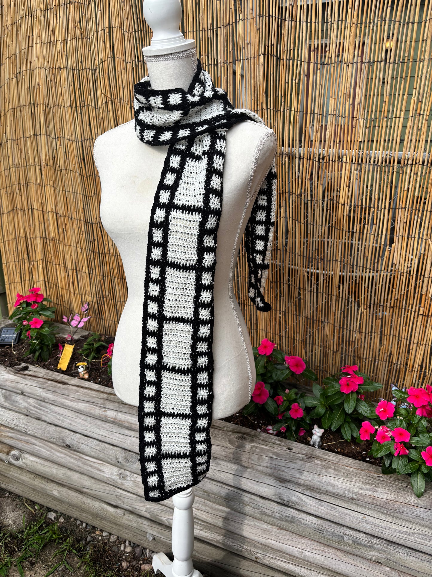 Crochet Film Roll Scarf